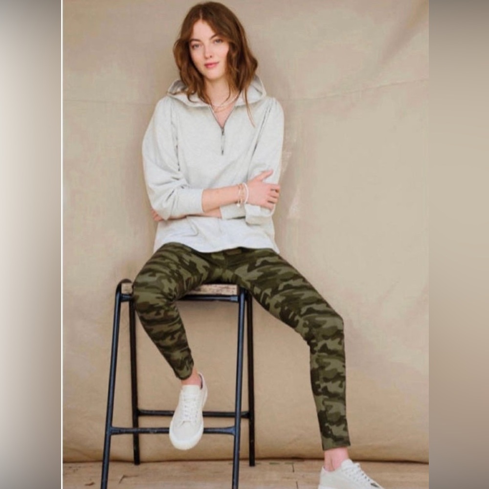 Matilda Jane/Good Hart Women’s Camo Pants Sz 8